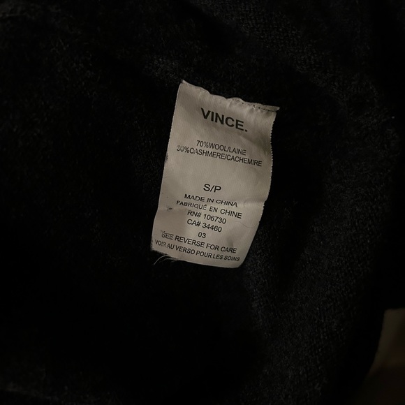 Vince Cashmere Wool Blend Shirttail Sweater in
Charcoal Gray. Women's Small - Picture 5 of 5